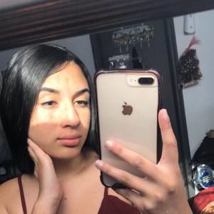 Meet your Posher, Stefany